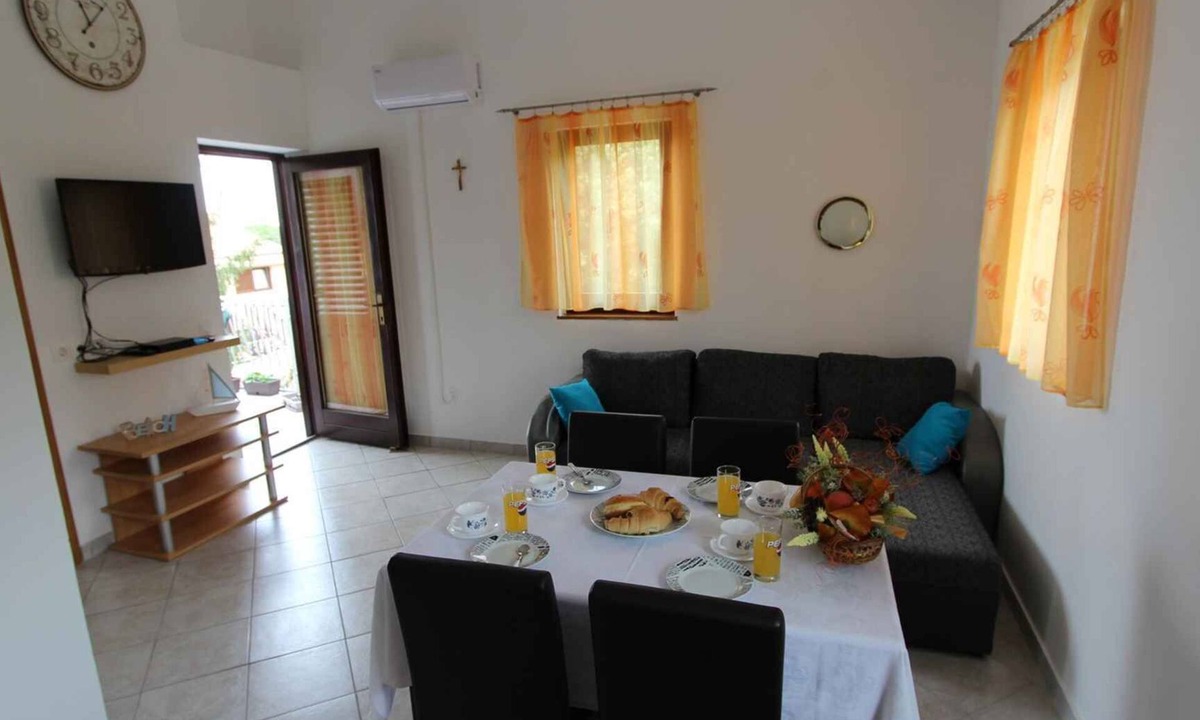 Malinska Apartment | Holiday apartment mit Klimaanlage und Balkon