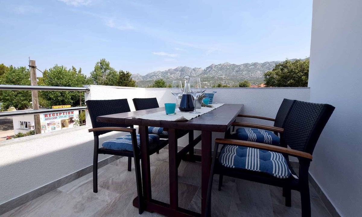Seline Apartment | Holiday apartment mit Klimaanlage und Balkon