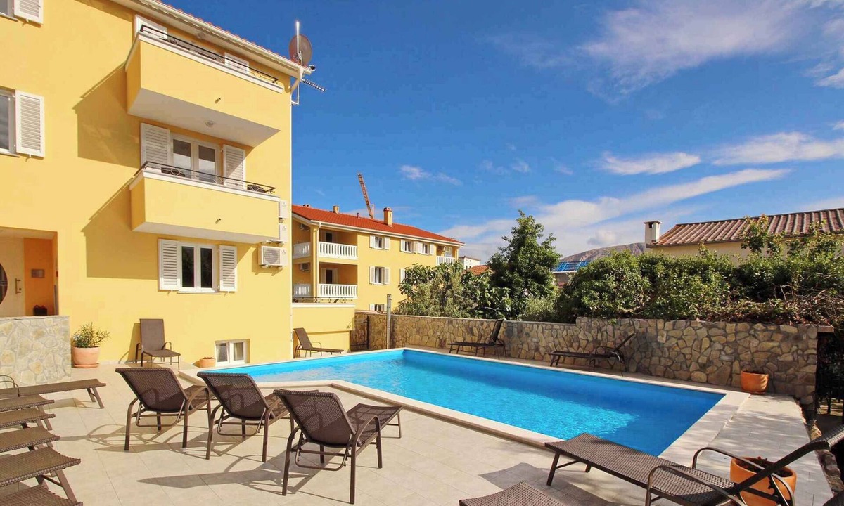Baska Apartment | Holiday apartment mit Pool