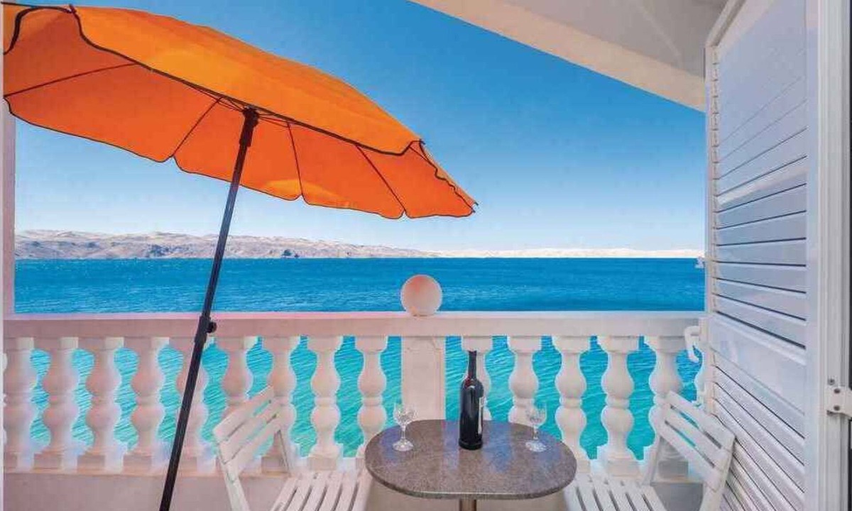 Karlobag Apartment | Holiday apartment near the sea