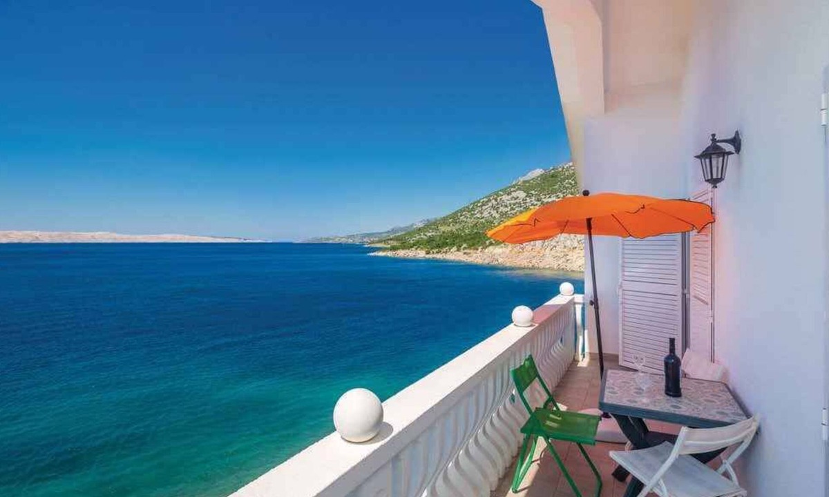 Karlobag Apartment | Holiday apartment next to the sea