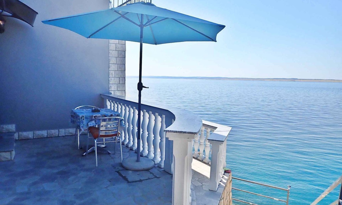 Baric Draga Apartment | Holiday apartment on the coast with sea views