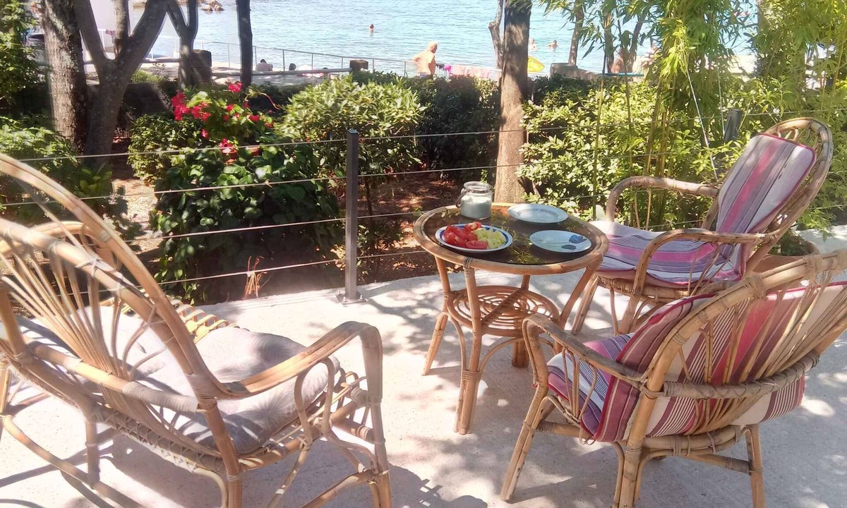 Kraljevica Apartment | Holiday apartment only 10 meters from the beach