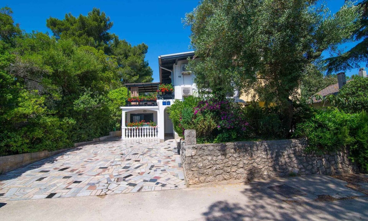 Artatore Apartment | Holiday apartment only 150 m from the sea