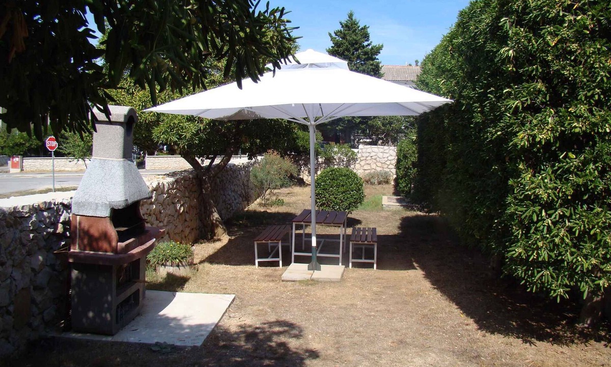 Povljana Apartment | Holiday apartment only 250 m from the beach