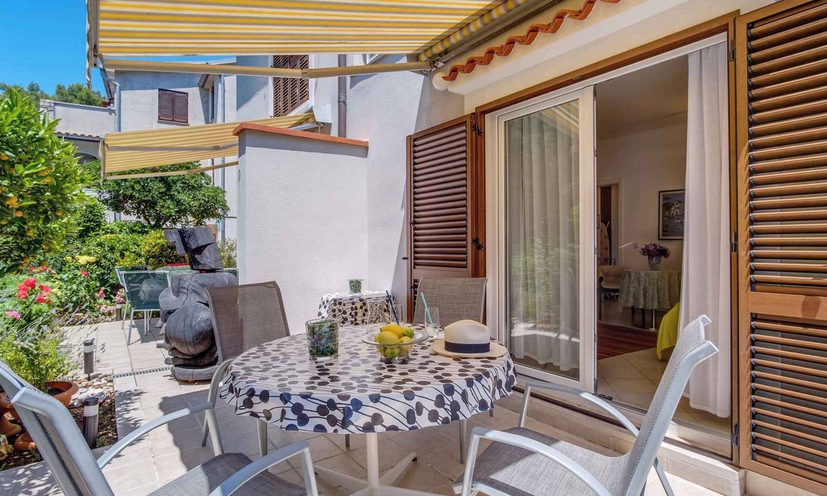 Artatore Apartment | Holiday apartment with air conditioning and terrace