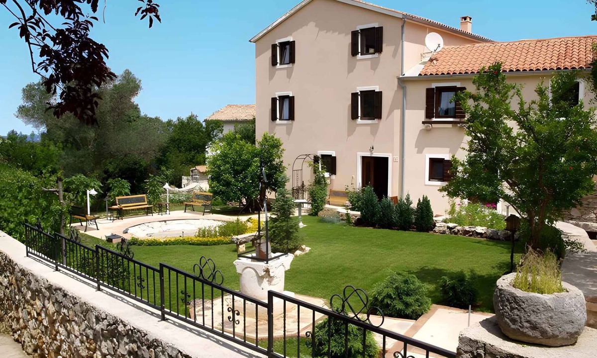 Veli Losinj Apartment | Holiday apartment with barbecue