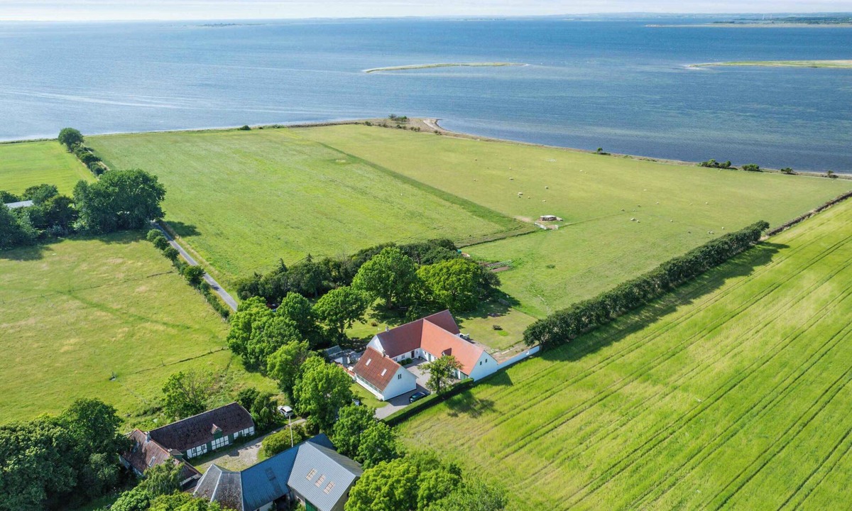 Rudkobing Apartment | Holiday apartment with sea view on Strynø