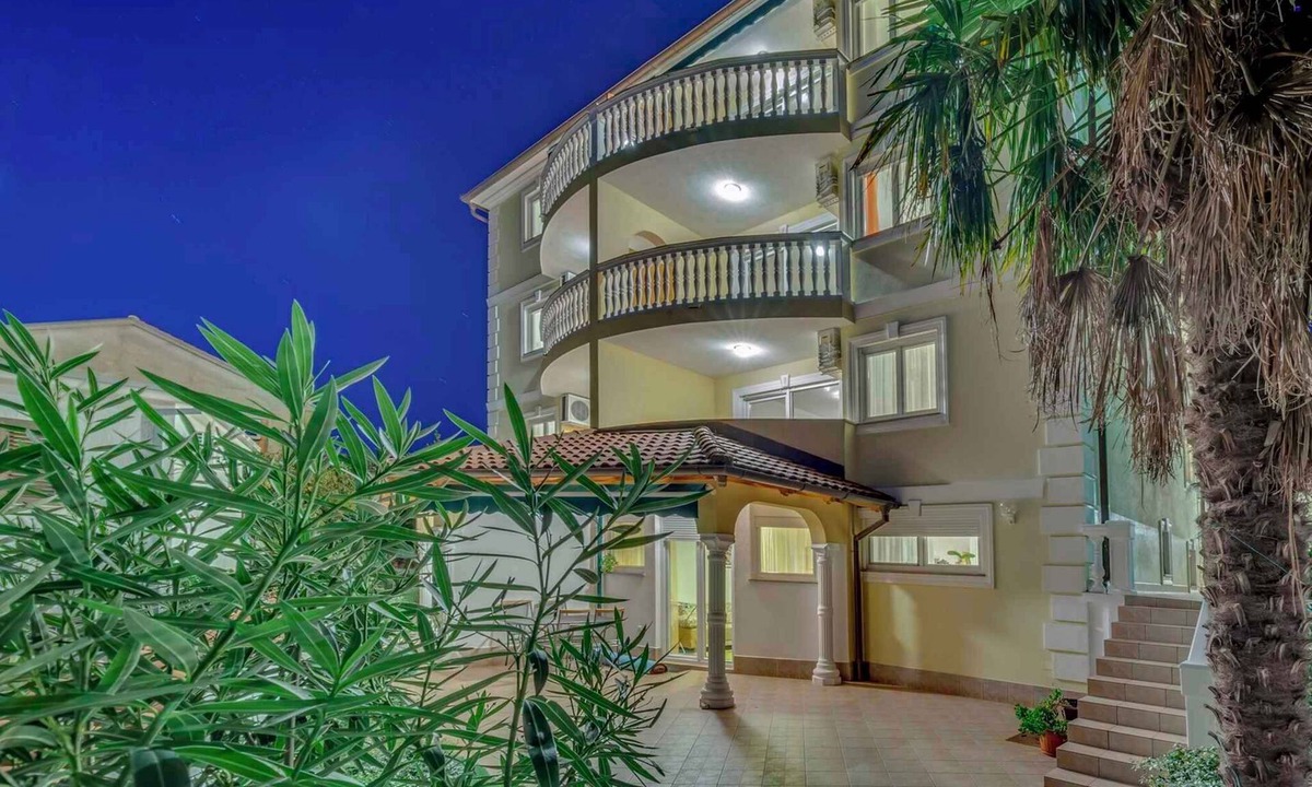 Crikvenica Apartment | Holiday apartment with sea view and air conditioning