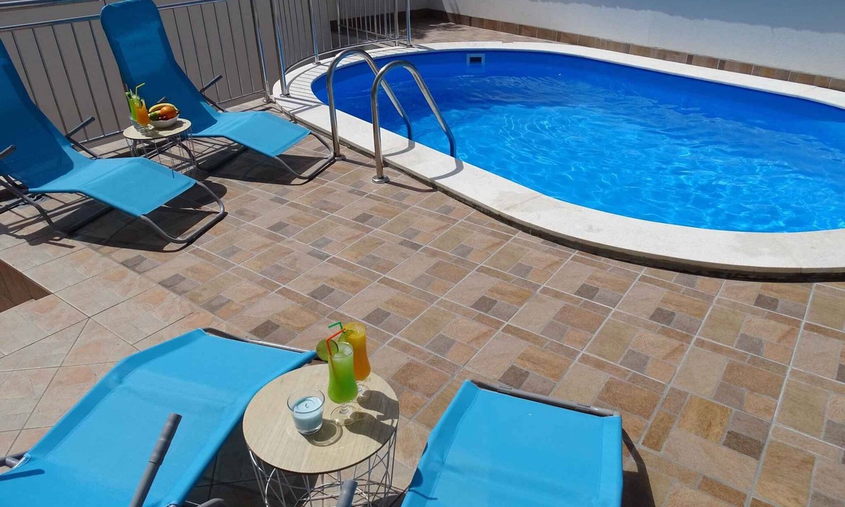 Crikvenica Apartment | Holiday apartment with air conditioning and pool