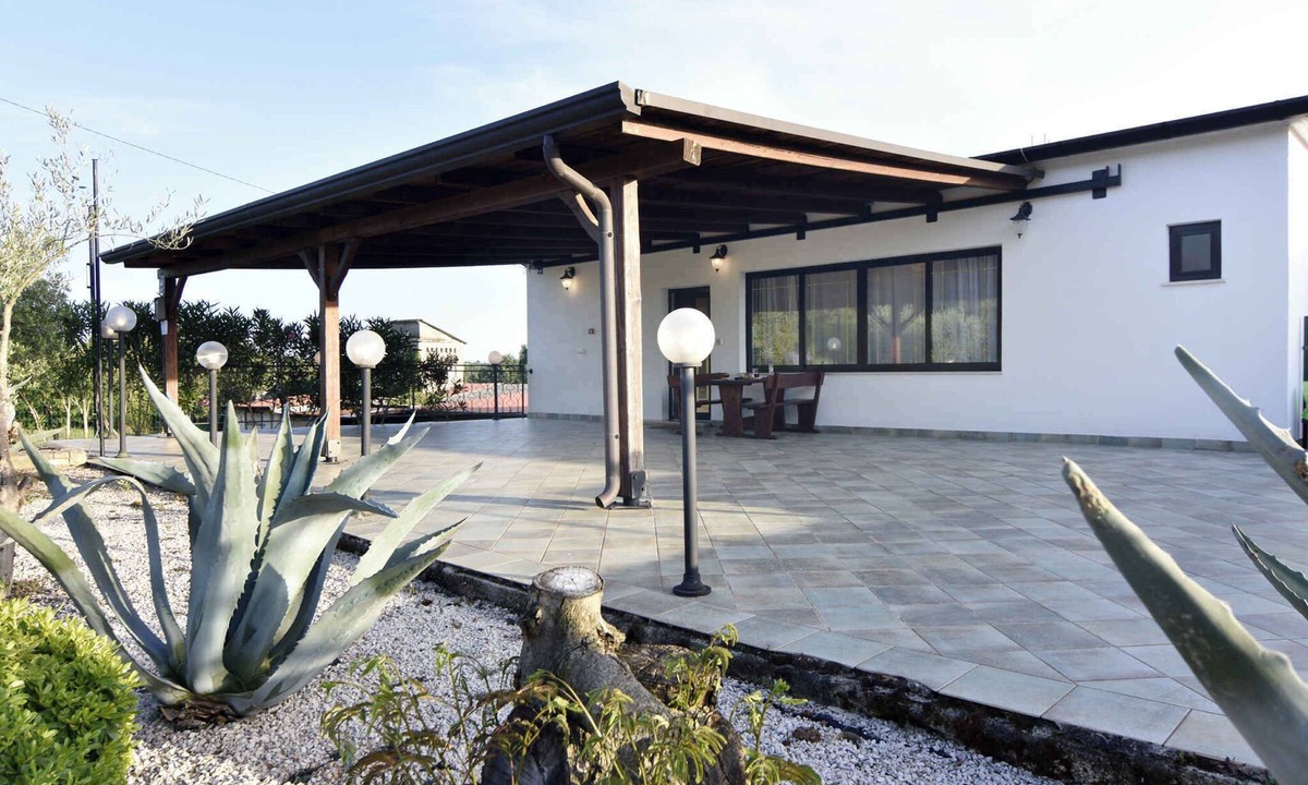 Crveni Vrh Apartment | Holiday apartment with two bedrooms and a terrace in a quiet neighbourhood near the sea