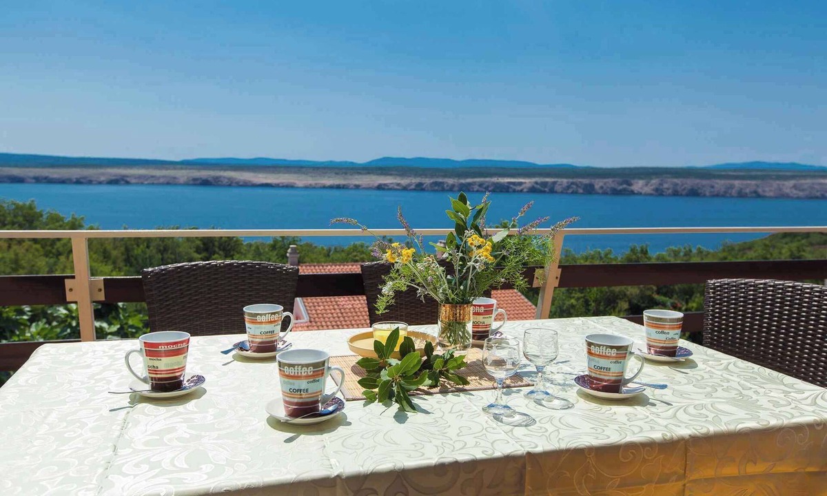 Jadranovo Apartment | Holiday apartment with terrace