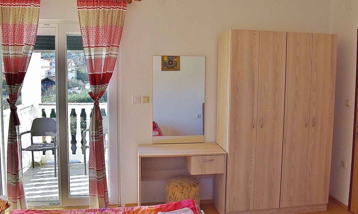 Lopar Apartment | Holiday apartment with 4 bathrooms and balcony for families