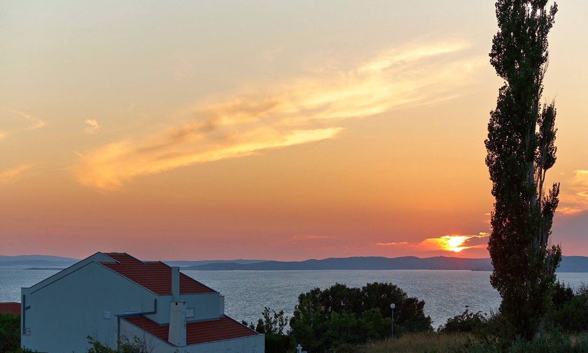 Rtina Apartment | Holiday apartment with air conditioning and sea view