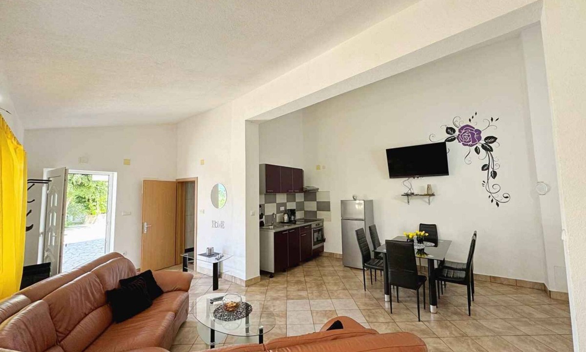 Polje Apartment | Holiday apartment with air conditioning and terrace