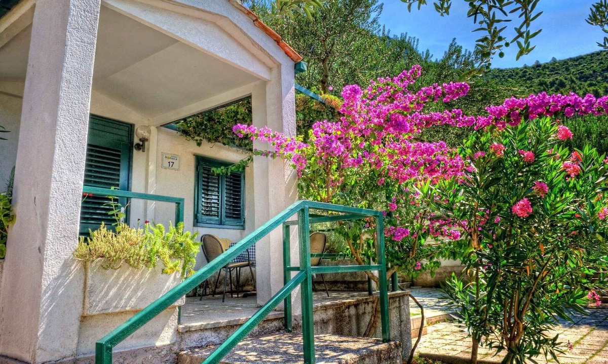 Klek Apartment | Holiday apartment with air conditioning and TV
