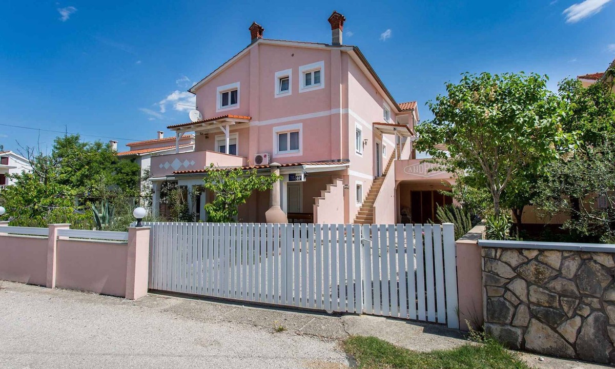 Silo Apartment | Holiday apartment with balcony
