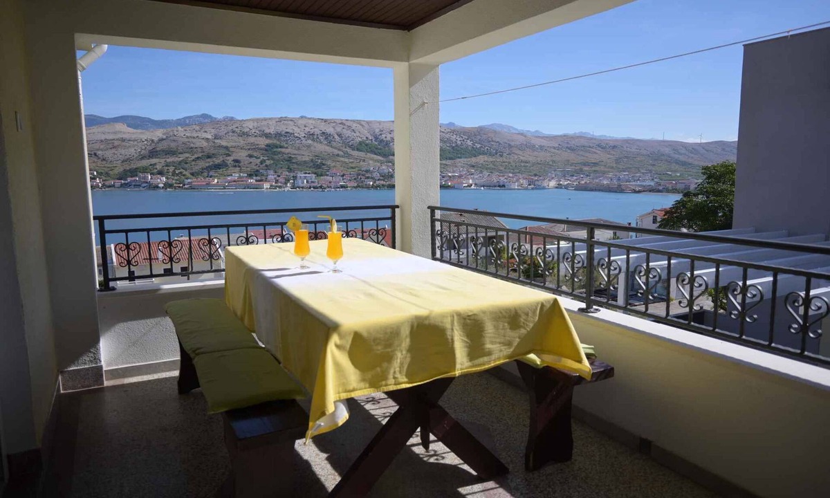 Pag Apartment | Holiday apartment with balcony and sea view