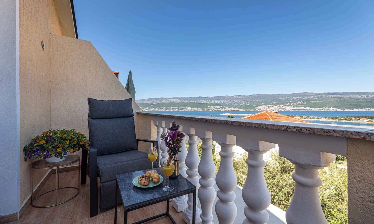 Silo Apartment | Holiday apartment with barbecue facilities and pool