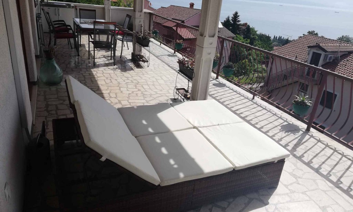 Opric Apartment | Holiday apartment with gorgeous sea view