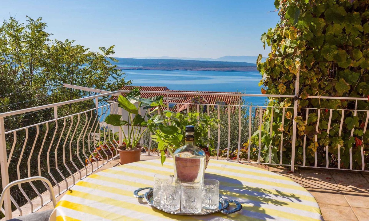 Dramalj Apartment | Holiday apartment with air conditioning and terrace