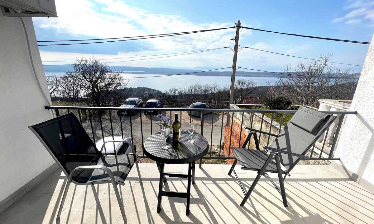 Klanfari Apartment | Holiday apartment with air conditioning and sea views