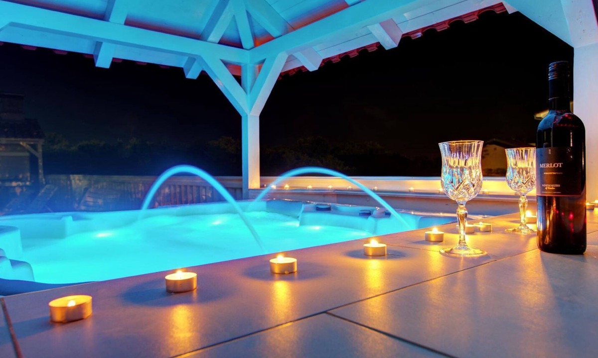 Pomer Apartment | Holiday apartment with Jacuzzi, garden and parking