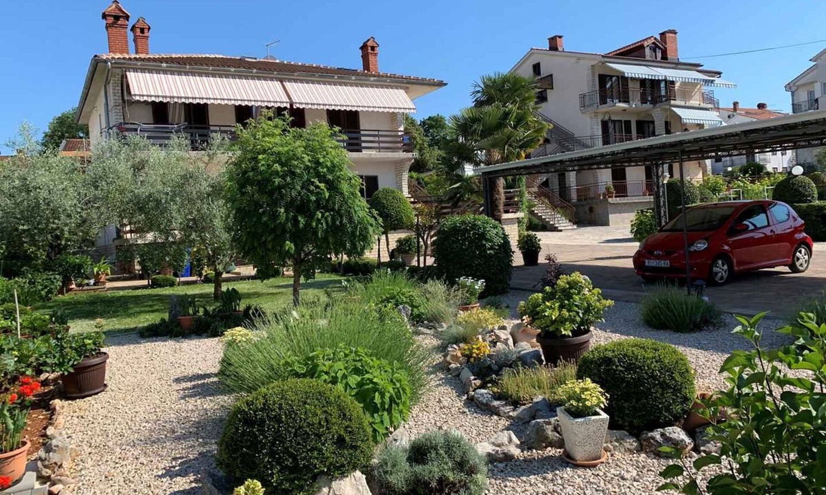 Malinska Apartment | Holiday apartment with air conditioning and terrace