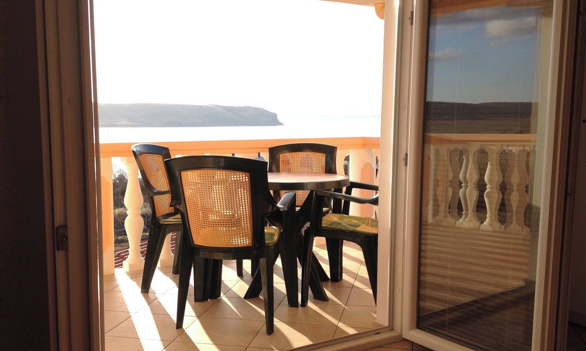 Rtina Apartment | Holiday apartment with air conditioning and sea view