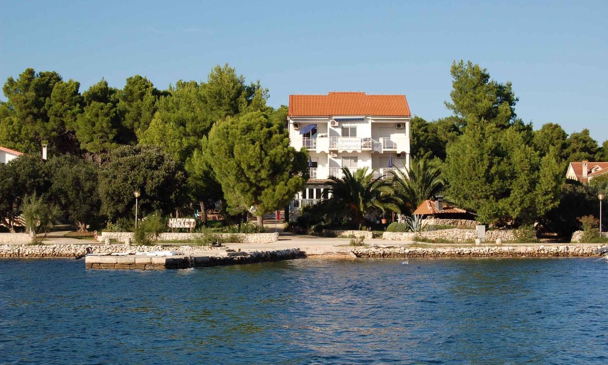 Verunic Apartment | Holiday apartment with air conditioning and balcony