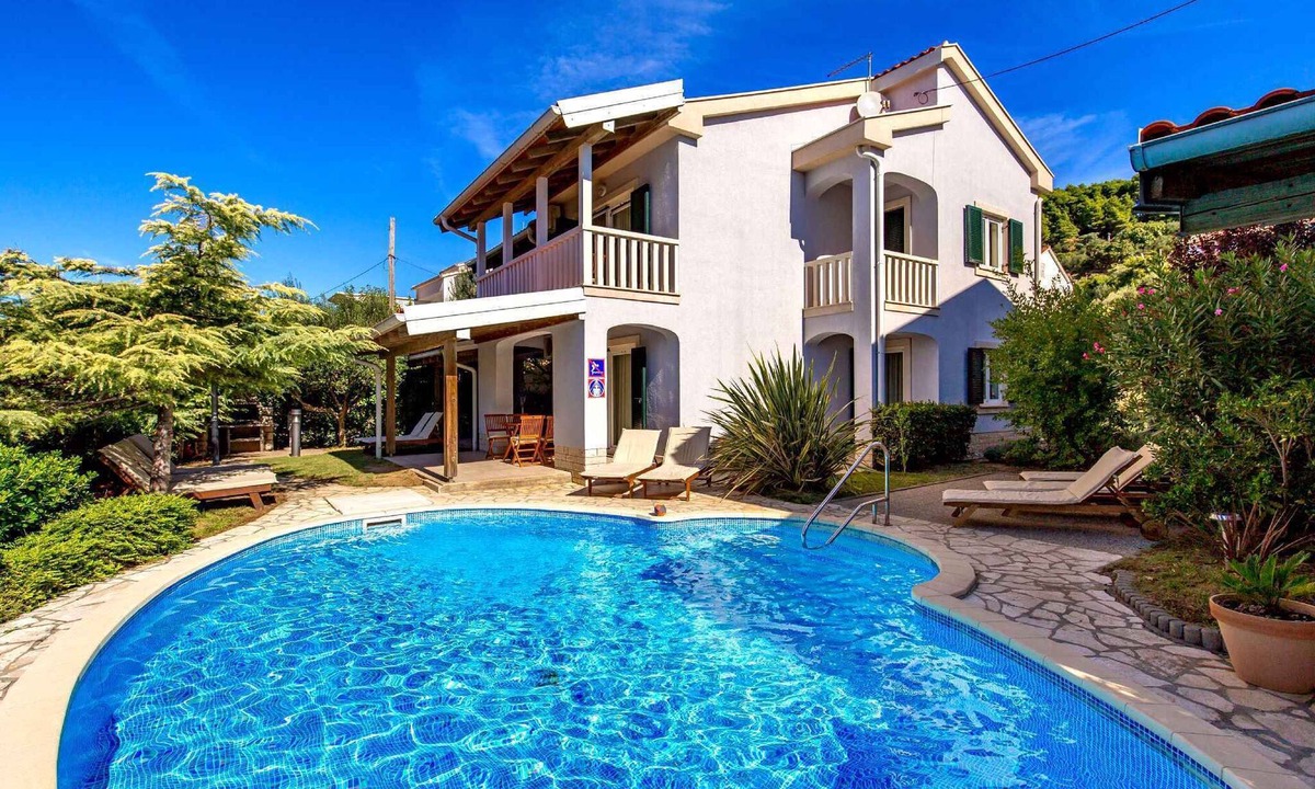 Banjol Apartment | Holiday Apartment with Pool *