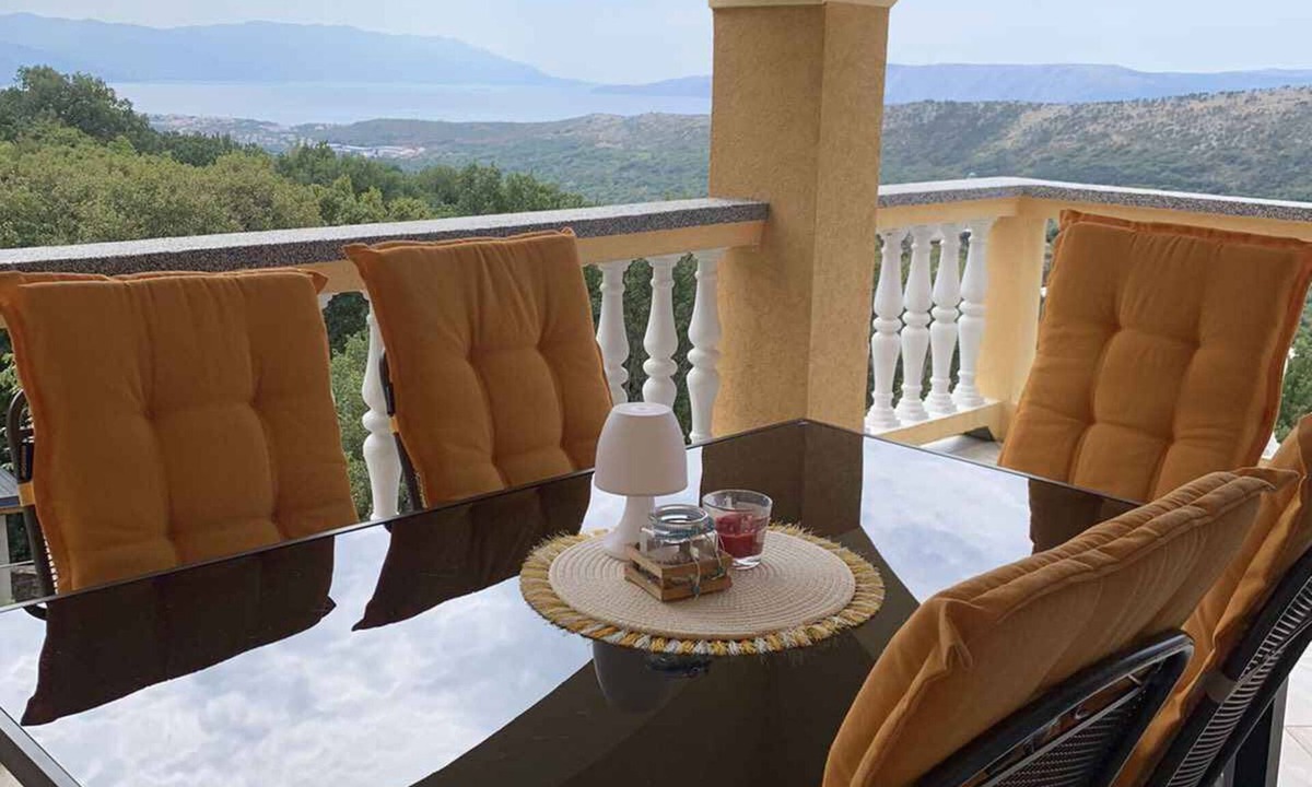 Bribir Apartment | Holiday apartment with sea glimpse and Air Conditioning