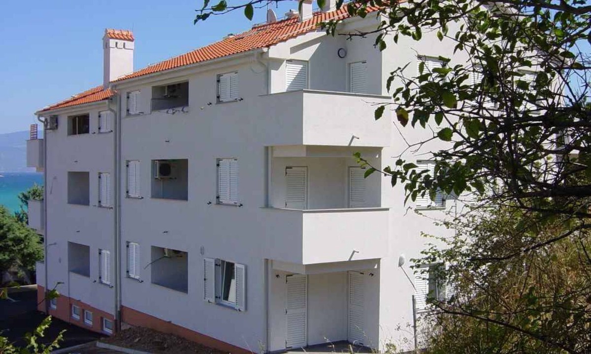 Baska Apartment | Holiday apartment with sea view and air conditioning