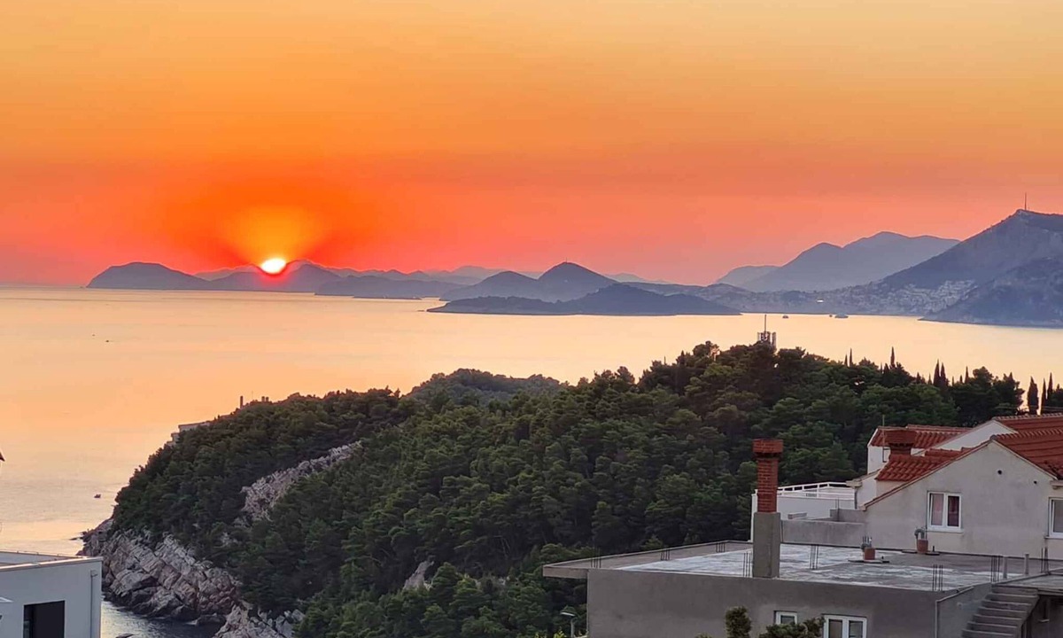 Popovici Apartment | Holiday apartment With terrace and air conditioning