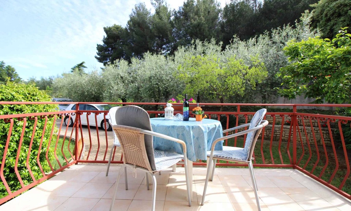 Porec Apartment | Holiday apartment with terrace and air conditioning