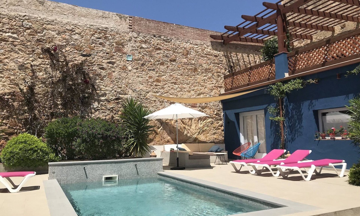 Sant Feliu de Guixols House | Holiday Home in Sant Feliu near Beach
