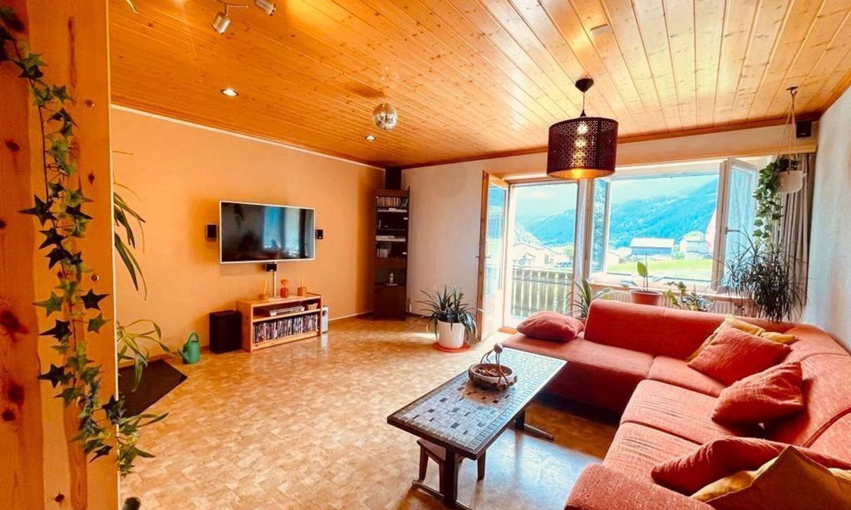 Poschiavo Apartment | Holiday flat "Window on the grenn"
