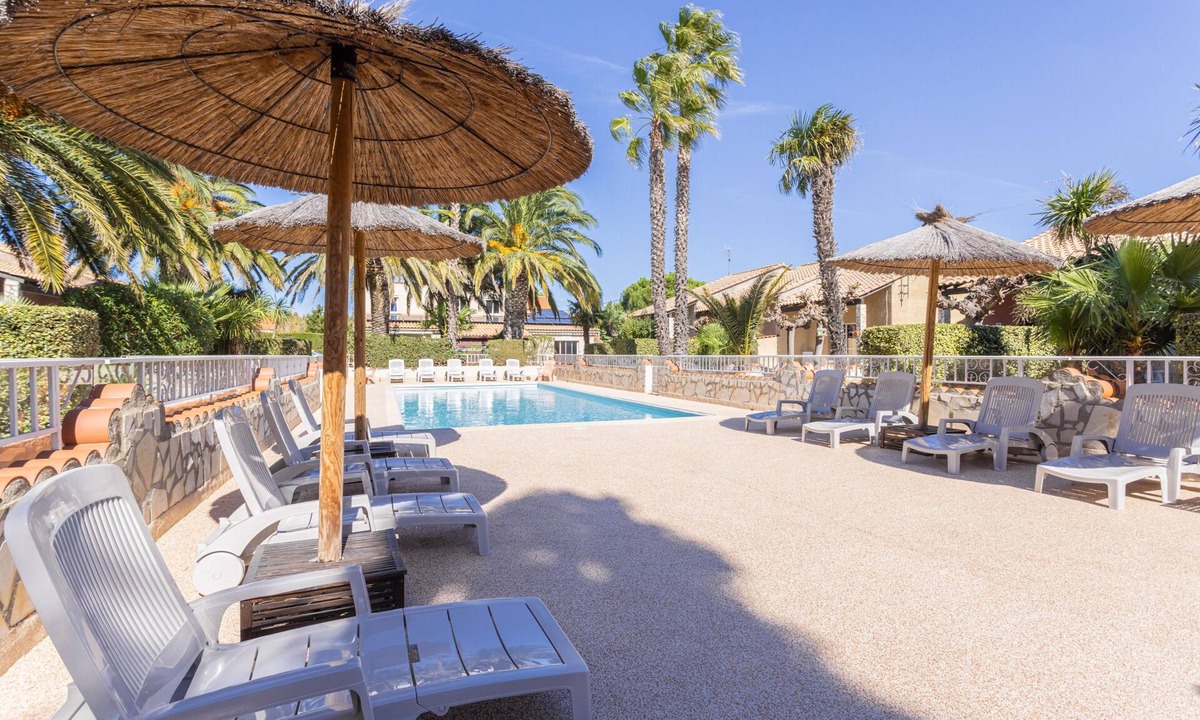 Roquefort-des-Corbieres House | Holiday Home 'La Capelle 4 Persons 876' with Shared Pool, Wi-Fi and Air Conditioning