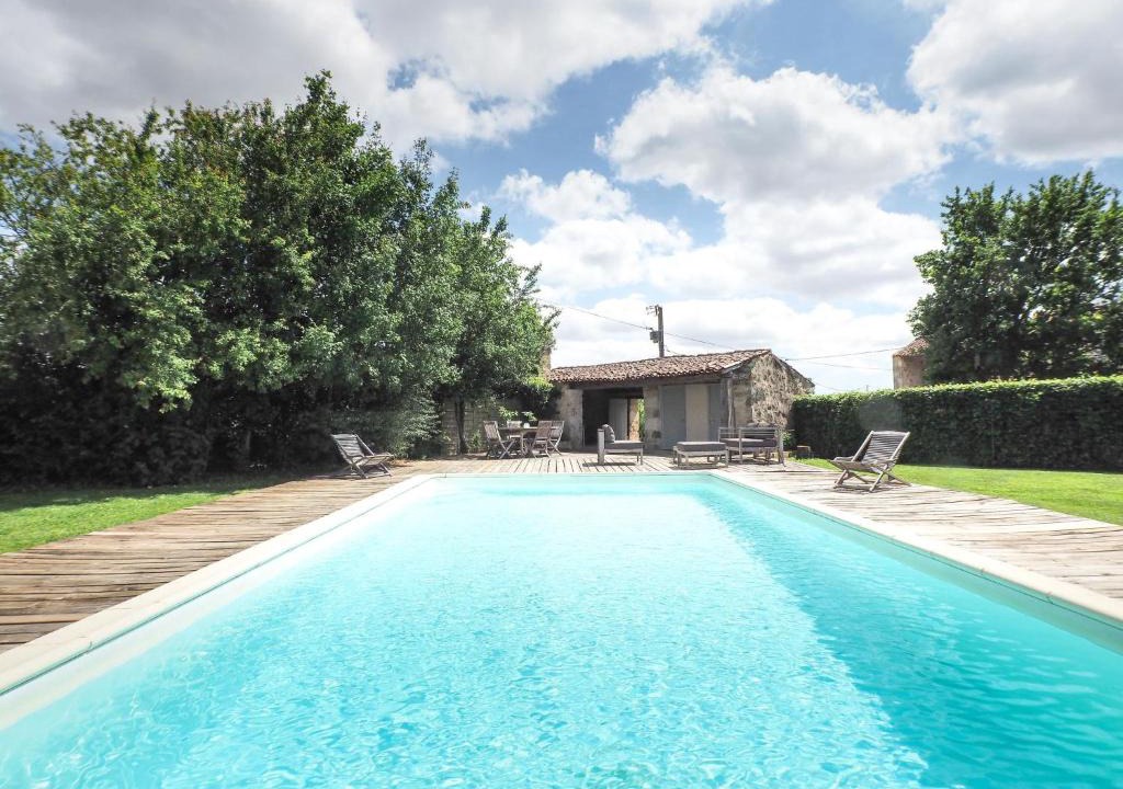 Saint-Laurent-de-la-Salle House | Holiday Home Gîte La Tour by Interhome
