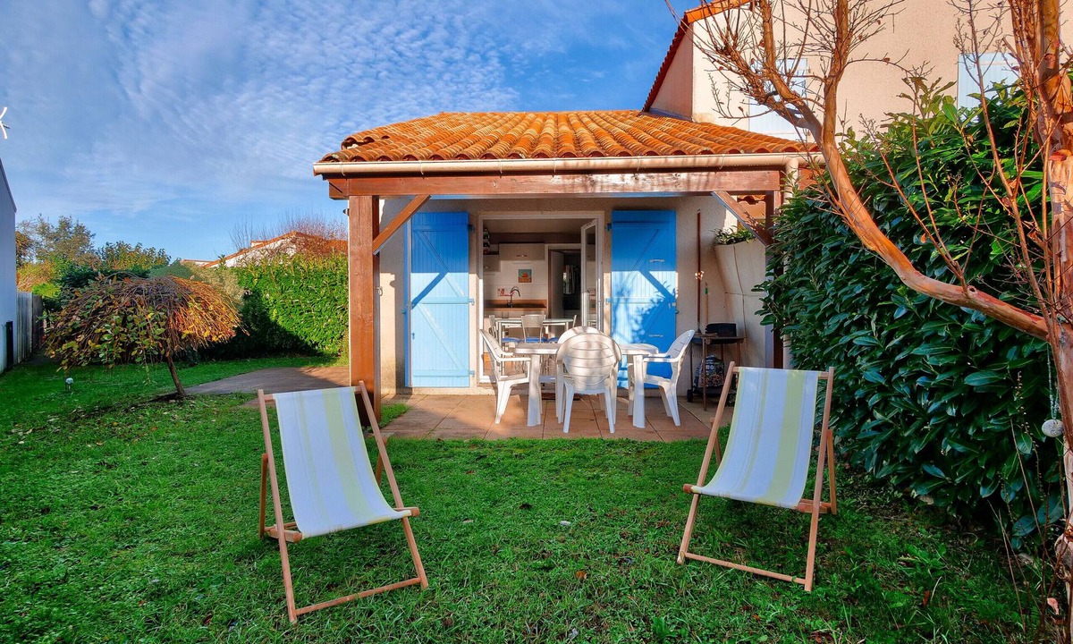 Saint-Vincent-sur-Jard House | Holiday's residence with a pool, house for 4
