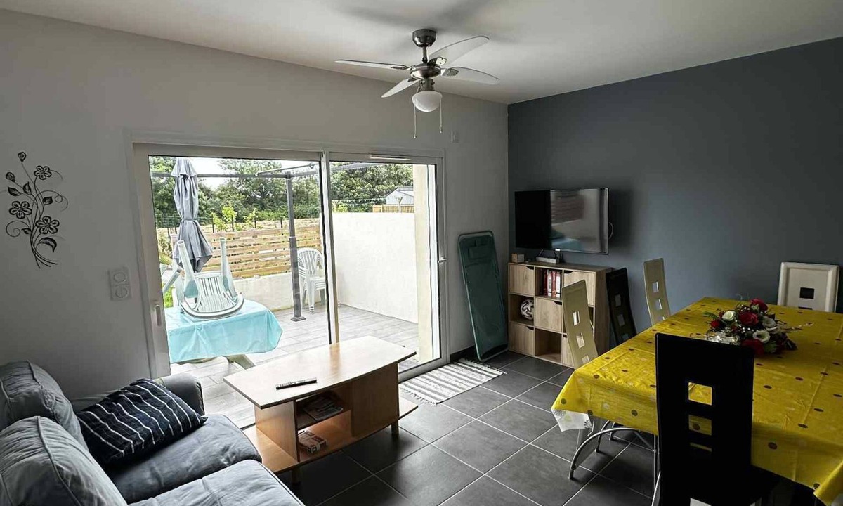 Saint-Vincent-sur-Jard House | Holiday home 2 steps from the beach