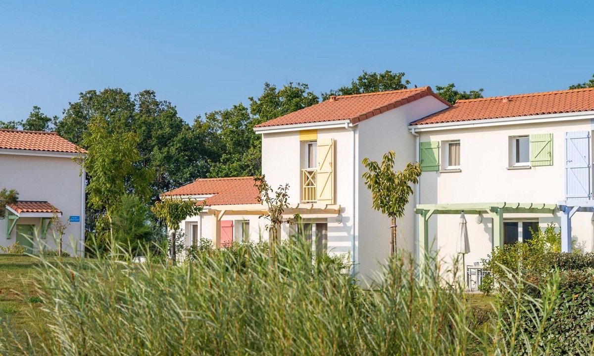 Bourgenay House | Holiday House w/Pool Access