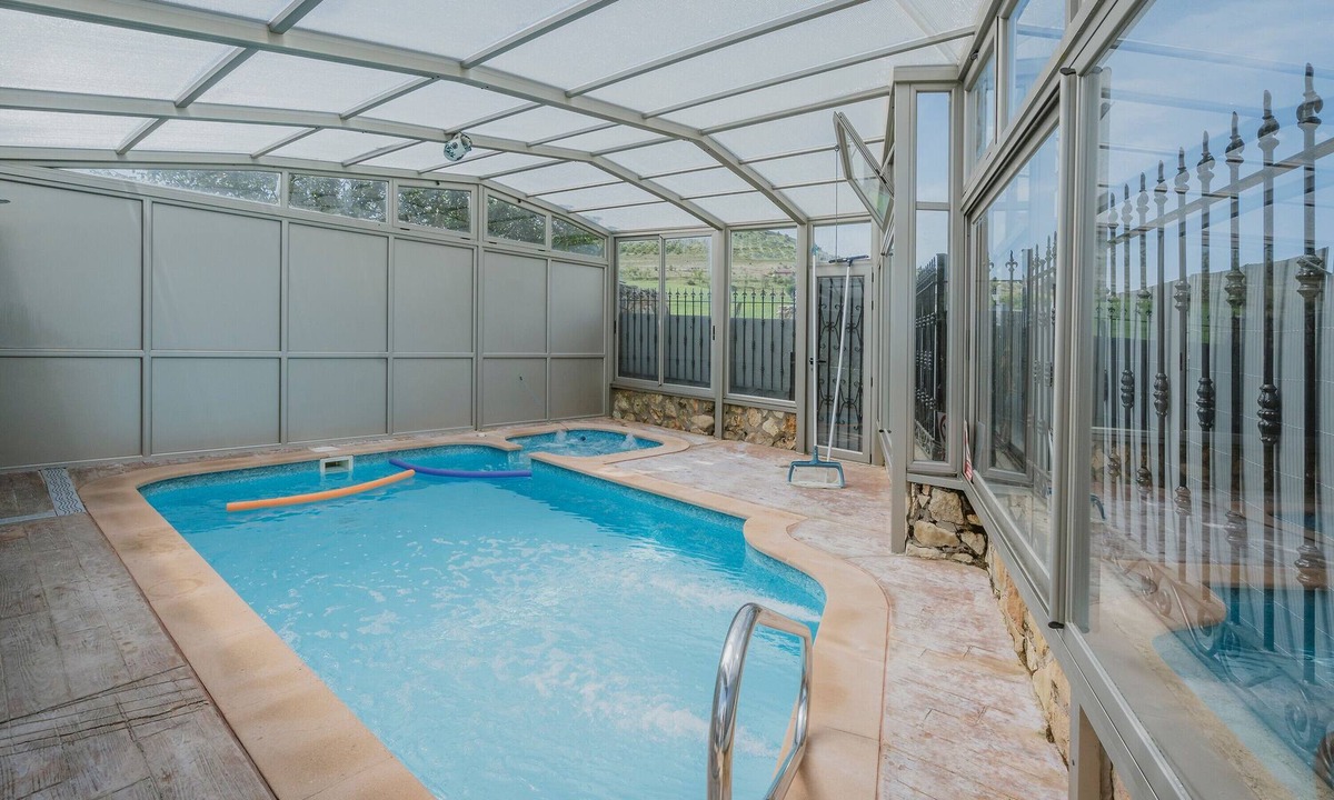 Castro de Fuentiduena House | Holiday Home 'El Encuentro Del Duraton' with Mountain View, Private Pool and Wi-Fi