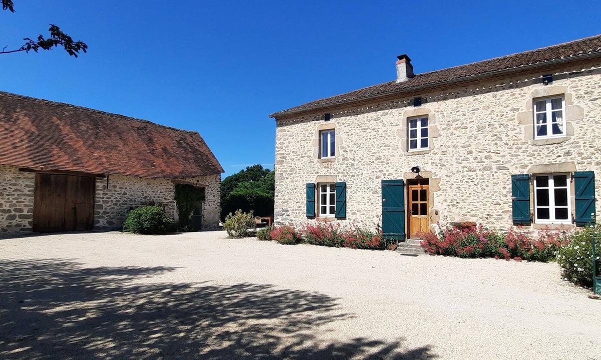 Dompierre-les-Eglises House | Holiday home "VALLEE DOREE"