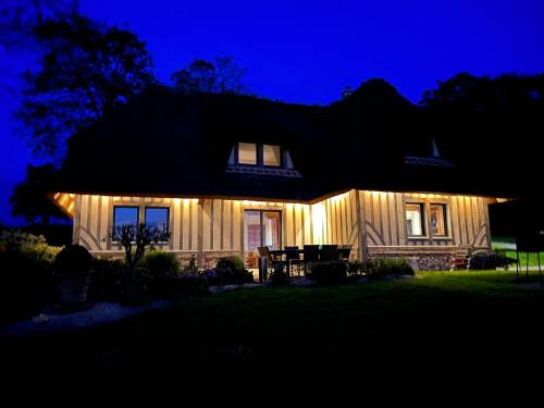 Saint-Samson-de-la-Roque House | Holiday home Le clos du phare