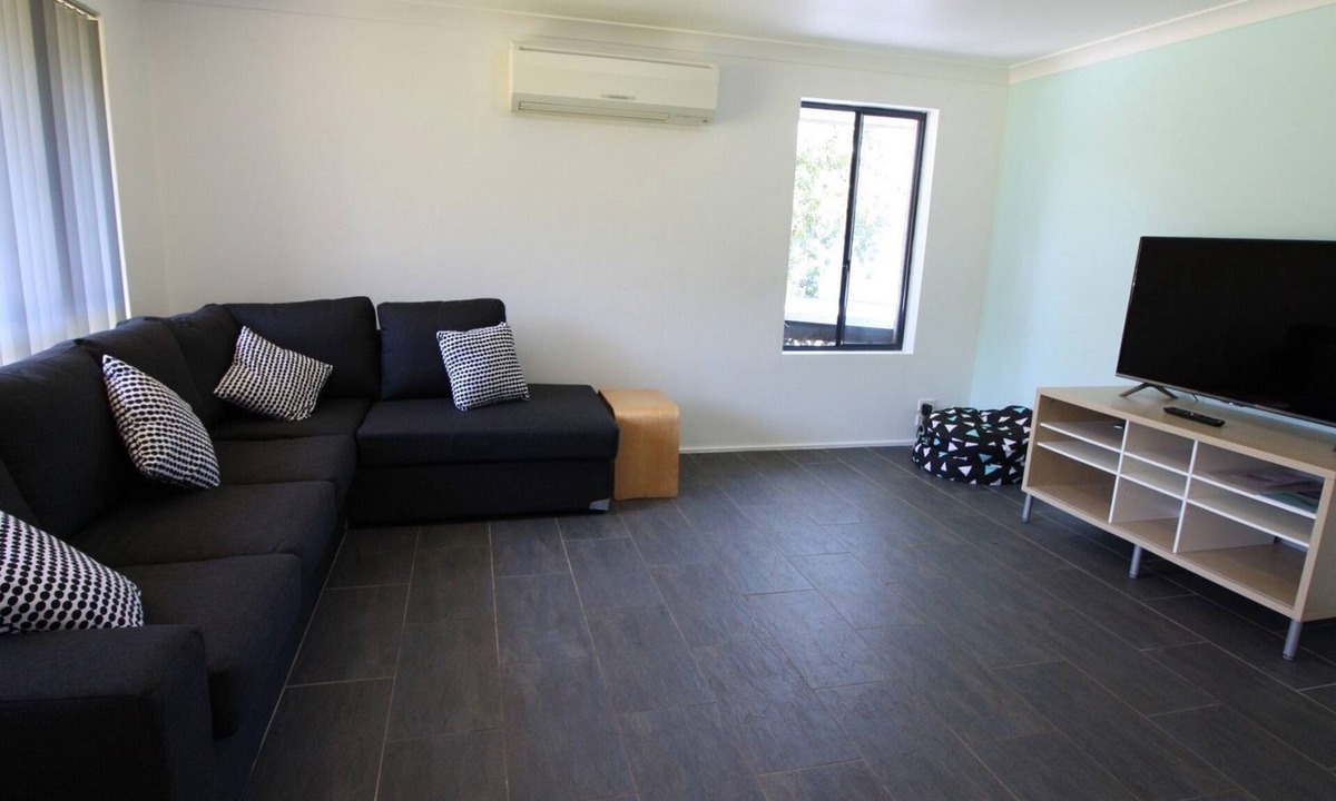 Manyana House | Holiday Haven a short walk to beach.