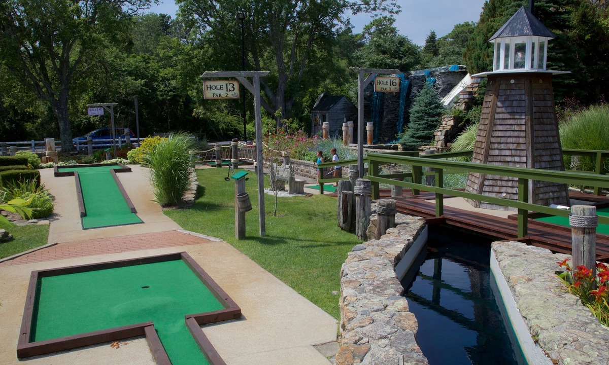 Dennis Port Hotel | Holiday Hill Inn & Suites