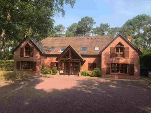 Le Touquet-Paris-Plage House | Holiday Home Holiday villa Les Jumeaux Le Touquet - Die Zwillinge Le Touquet by Interhome