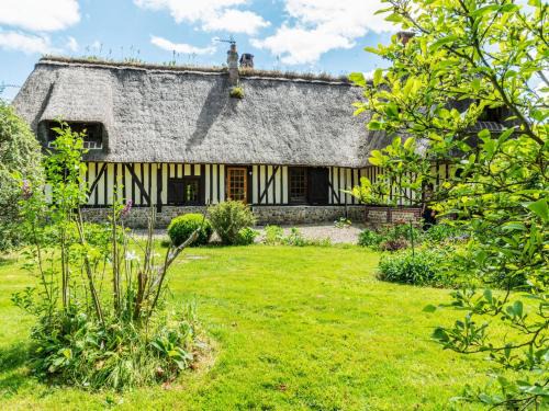 Saint-Georges-du-Mesnil House | Holiday Home La Chaumière by Interhome