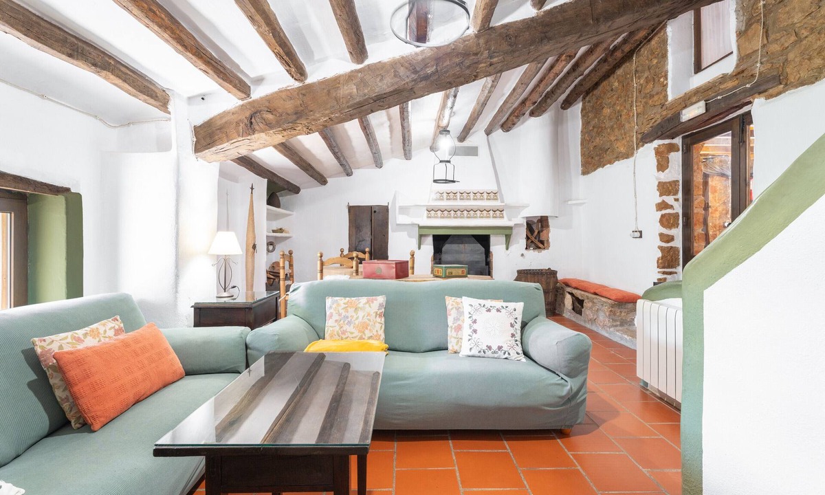 La Torre d'En Besora House | Holiday Home 'Moli Colomer' with Mountain View, Shared Pool and Private Terrace